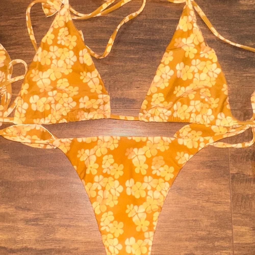 Benoa Swim  Lei